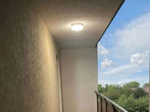 Inchiriez 2 camere cu parcare subterana vis a vis mall Coresi