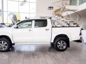 Toyota Hilux 3.0 D-4D DC SUV, 2015, 206.603 km — miniatura 4