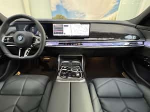 BMW 750 Hibrid Second-hand 17.700 km 2025 — miniatura 7