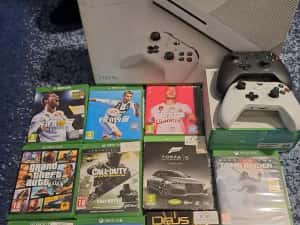 Consola X Box One S 1 TB +2 controllere+10 jocuri