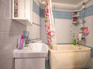 Apartament cu 3 camere, parcare, curte si spațiu depozitare în Sacele — miniatura 5