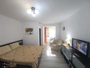 Titan/ Fara agentie — miniatura 3