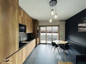 Apartament de închiriat, 3 camere, terasă, loc de parcare