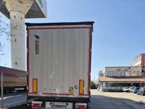 Camion/Camioane schimb utilaje constructii. — miniatura 4