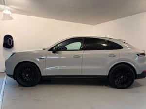 Porsche Cayenne Hibrid 470 CP 34.000 km — miniatura 2