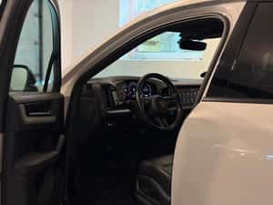 Porsche Cayenne Hibrid 470 CP 34.000 km — miniatura 4