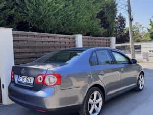 Vw Jetta , An fab 2010 , 1.6 + Gpl — miniatura 5