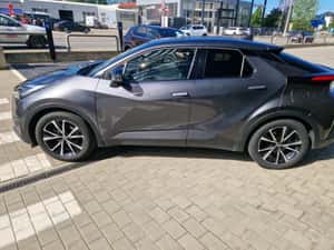 TOYOTA C-HR HYBRID 1.8 DYNAMIC – SUV urban modern — miniatura 5