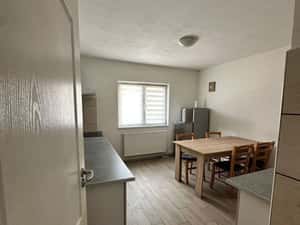 Apartament 3 camere - Comanesti Ultracentral- Renovat — miniatura 4