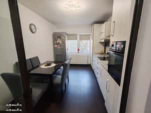 Se inchiriaza apartament 2 camere decomandat,pe termen lung — miniatura 3