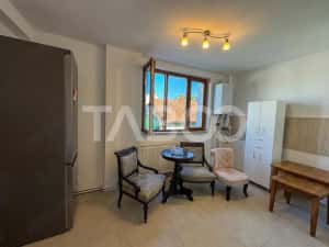 Apartament cu 3 camere in Piata Cipariu Andrei Muresanu zona retrasa — miniatura 6