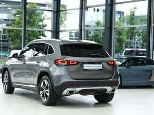 Mercedes-Benz GLA 200 SUV 2022 Vehicul second-hand — miniatura 2