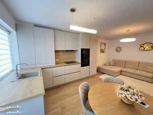 De inchiriat-apartament-2 camere-open space-nou-mobilat-utilat-parcare