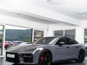 Porsche Panamera Automată 500 HP Benzină