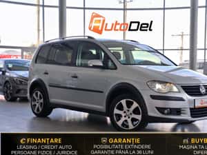 Volkswagen Touran Semi-automată 140 HP Diesel