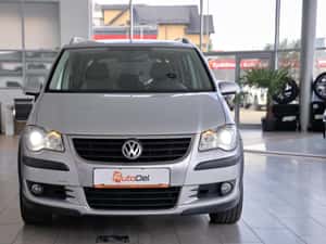 Volkswagen Touran Semi-automată 140 HP Diesel — miniatura 2