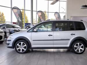 Volkswagen Touran Semi-automată 140 HP Diesel — miniatura 3