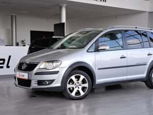 Volkswagen Touran Semi-automată 140 HP Diesel — miniatura 4