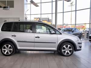 Volkswagen Touran Semi-automată 140 HP Diesel — miniatura 5