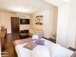 Apartament cu balcon, 2 camere, aproape de parcul central