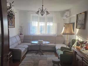 Apartament spatios, centru — miniatura 1