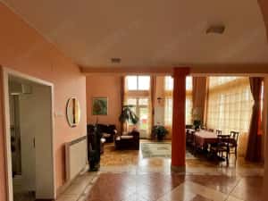 Vilă cu 6 camere, 5 băi, piscină, garaj, Strada Colinelor, Oradea.