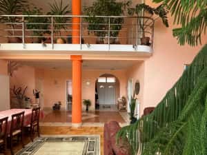 Vilă cu 6 camere, 5 băi, piscină, garaj, Strada Colinelor, Oradea. — miniatura 3
