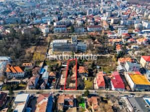 TEREN CU CONSTRUCȚIE DEMOLABILĂ-PITEȘTI-OPORTUNITATE DE INVESTIȚIE EXCELENTĂ