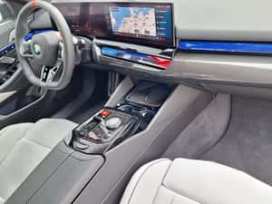 BMW M5 2025 - Hibrid, 727 cp, 4843 km — miniatura 4