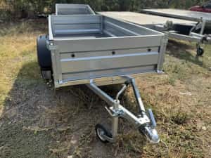 Remorca nouă basculabilă 205x112x39 cm, 750 Kg, șasiu sudat, roată de manevră , PREȚ PROMOȚIONAL!! — miniatura 7