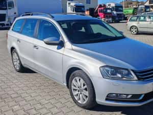 Passat B7, 2013-2,0 TDI-140 CP ;  CARTE SERVICE ; Xenon ; Distronic Plus ; Incalzire AUX, Navigatie, Climatronic, Carlig; — miniatura 10