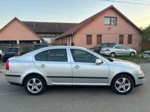 Skoda Octavia,1,6 benzina,euro 4 — miniatura 3