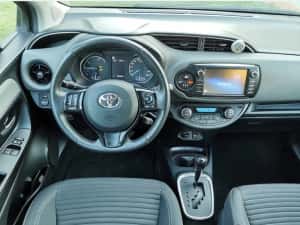Toyota Yaris Hybrid 2019,automată, consum foarte mic, cumpărată de nouă din țară. Carte service. Accept test reprezentanță