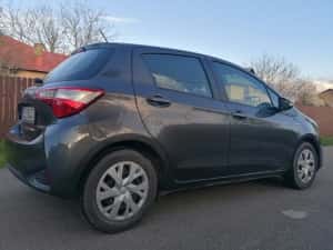 Toyota Yaris Hybrid 2019,automată, consum foarte mic, cumpărată de nouă din țară. Carte service. Accept test reprezentanță — miniatura 6