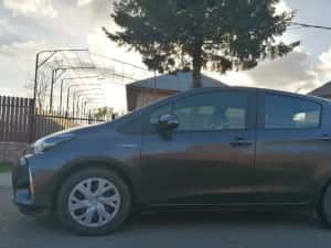 Toyota Yaris Hybrid 2019,automată, consum foarte mic, cumpărată de nouă din țară. Carte service. Accept test reprezentanță — miniatura 8