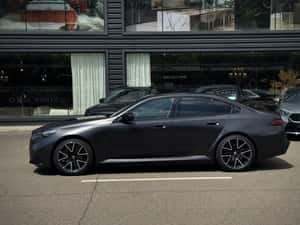 BMW M5 plug-in hybrid - Vehicul nou, 727 cp — miniatura 6