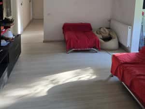 Apartament 3 camere parter cu balcon din constructia blocului Circumvalatiunii Favorit amenajat