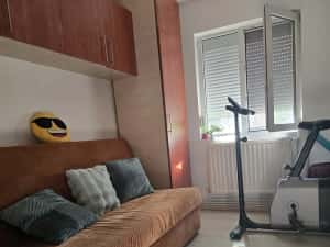 Apartament 3 camere parter cu balcon din constructia blocului Circumvalatiunii Favorit amenajat — miniatura 6