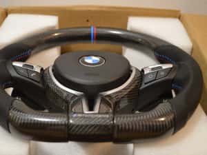 Volan Carbon BMW Seria 1 2 3 4 5 6 7 X1 X2 X3 X4 X5 X6 E/F F01 F02 F03 F04 F06 F12 F13 F15 F16 F10 F20 F25 F26 F30 F32 F33 F36 E90 E91 E70 E71 E81 E84 — miniatura 3