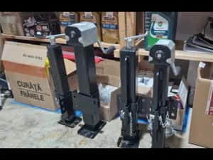 Picior sprijin remorca toata gama. Se poate trimite prin curier rapid — miniatura 4