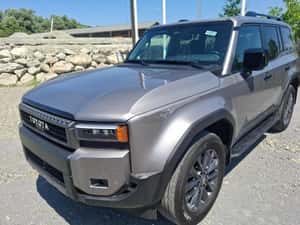 Toyota Land Cruiser Premium 2025 model — miniatura 2