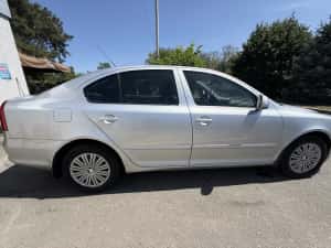 Skoda Octavia 1,6 TDI an 2009 — miniatura 7