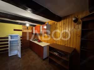 Casa de inchiriat 5 camere + curte ideala pentru muncitori — miniatura 4