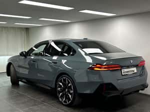 BMW 550 Hibrid Automată 2025 Second-hand — miniatura 3