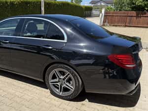 Mercedes-Benz E-Class E 300d Avantgarde — miniatura 7