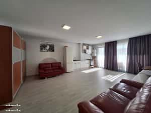 Apartament cu 2 camere, 55 mp, balcon, zona Eroilor (blocurile albe) — miniatura 2