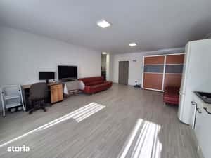 Apartament cu 2 camere, 55 mp, balcon, zona Eroilor (blocurile albe) — miniatura 4