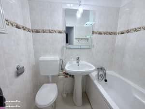 Apartament 3 camere, renovat complet -Raul Doamnei — miniatura 3