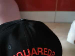 Șepci dsquared2 noi nefolosite poze reale — miniatura 3