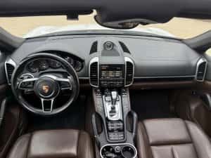Porsche Cayenne 3.0 Diesel Facelift Panorama Keyless go/entry Chrono Soft-Close Faruri Full Led Bose Suspensie Interior Bi-Color Impecabil — miniatura 6